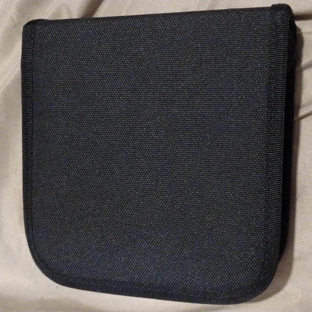 Fellowes CD Case - Picture 2 of 3